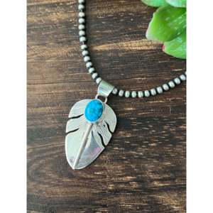 Pendentif plume Darrell Wylie Kingman avec incrustation de turquoise et monture en argent sterling, cadeau - Product Image 4