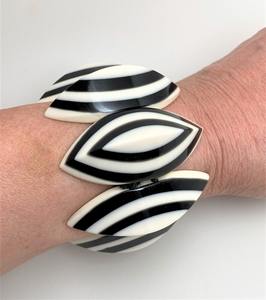 D-Design Bracelet de mode en résine pour la méditation, le yoga, la pratique spirituelle-pour l'amélioration spirituelle - Product Image 2