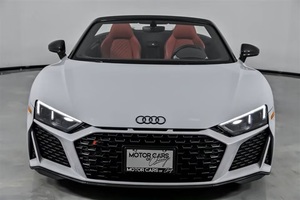 (W&T) PROMOCIÓN Venta de Auto Usado Audi R8 Performance Spyder 2022 Convertible de 2 Puertas con Tracción en las Cuatro Ruedas (5.2L 10 cilindros 7AM) - Product Image 3