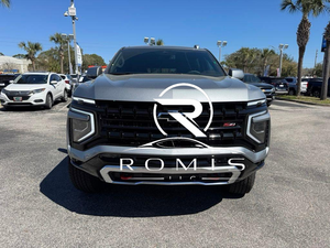 Chevrolet Suburban 2025 SUV Argento 8 Posti Interni in Pelle Fari LED Trasmissione Automatica Pneumatici R20 Tetto Panoramico - Product Image 2