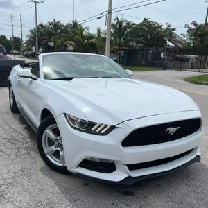 Ford Mustang Cabriolet 2016 d'occasion, capote souple, conduite à gauche, qualité industrielle, garantie de 3 ans, fabriqué aux États-Unis - Product Image 1