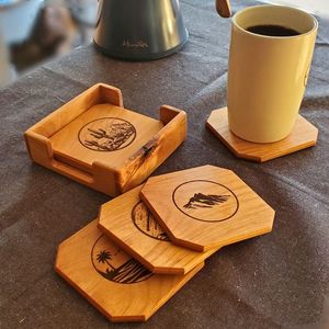 Ensemble de sous-verres personnalisés en bois de forme arrondie pour la décoration de table, sous-verres en bois classiques de haute qualité - Product Image 2