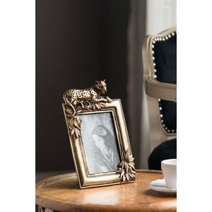 Cadre photo en métal design pour des thèmes de décoration de luxe, offrant une touche élégante, une qualité supérieure et durable, un design d'affichage mural - Product Image 4