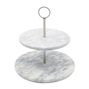 Supporto per <span class=keywords><strong>pasticceria</strong></span> a due livelli con cornice in marmo e oro con finiture in metallo dorato - Product Image 2