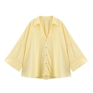 เสื้อเบลาส์แขนแร็กแลนสีขาวไซส์ XL สำหรับผู้หญิง ปี 2025 ผลิตจากวัสดุรักษ์โลก สไตล์ลำลองสำหรับฤดูหนาว ลายเรียบ ปกเสื้อพับลง มีโลโก้ด้านหน้า - Product Image 6