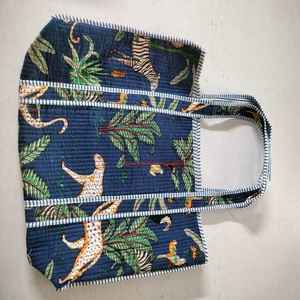 Nouveau sac à main à imprimé tigre, sac de week-end de luxe fait à la main, sac fourre-tout matelassé à imprimé coton, grande capacité, durable - Product Image 3