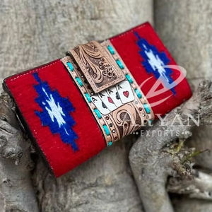 Nouvelle couverture de selle aztèque pochette en cuir Western élégant à deux volets femmes portefeuilles usiné à la main Gamble vente chaude embrayages de sculpture - Product Image 1
