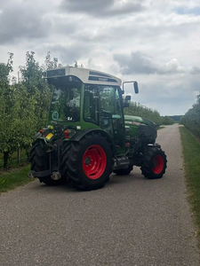 Tracteur agricole à roues FENDT 210 V S3 PROFI d'occasion, 110 CV, 120 CV, 140 CV, 150 CV, 4 roues motrices, le meilleur pour la ferme - Product Image 6