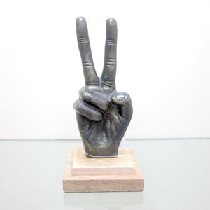 Aluminio Metal Mármol Base Mano Forma Chapado en oro Esculturas modernas de la India Escultura decorativa de la más alta calidad - Product Image 3