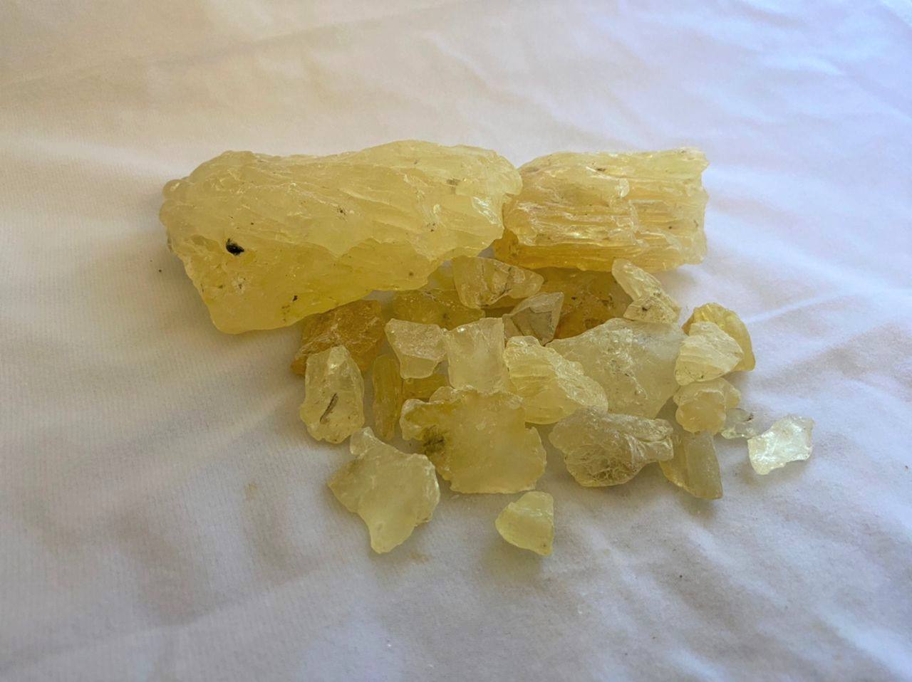 สีเทาเข้ม