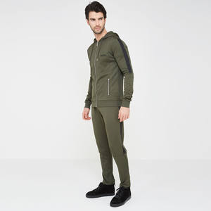 Conjunto Deportivo para Hombre de Diseño Personalizado, Transpirable, de la Mejor Calidad, Tendencia Actual, Ropa Urbana, Venta al Por Mayor 2026 - Product Image 3