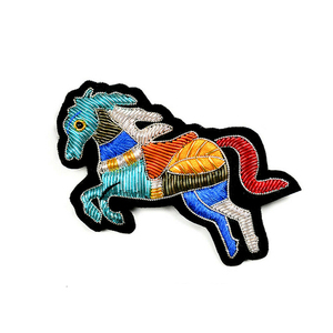 Badges de broderie à la main fantaisie sur mesure broches broches patchs fil de cuivre accessoires de mode - Product Image 1