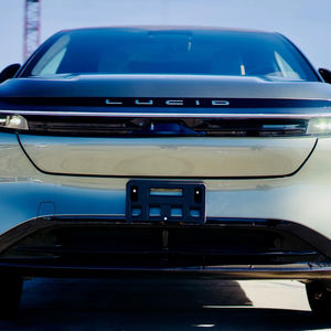 Gravity Dream Edition 2026 ~500 Millas, 1,070 Caballos de Fuerza, Tracción en las Cuatro Ruedas con Motor Dual, Equipamiento de Alta Gama - Product Image 2