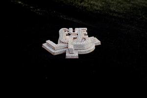 Hermoso collar con colgante de diamantes de calidad superior para regalo de aniversario Joyas disponibles a precios al por mayor - Product Image 3