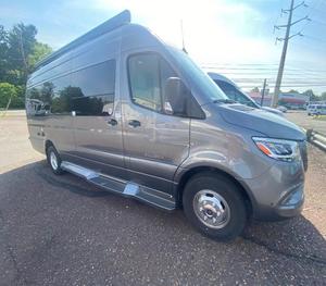 PROMO NOUVEAU 2026 C-o-a-c-h-m-e-n RV G-a-l-l-e-r-i-a 24FL prêt à la vente - Product Image 1