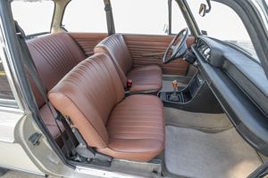 BMW 1602 Coupé de 1971, Usado en Buen Estado, Motor de 2.0 Litros y 4 Cilindros, Transmisión Manual de 4 Velocidades, Versión Estadounidense Título - Product Image 5