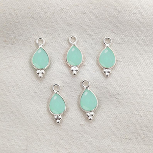 Charmes en chalcédoine aqua en forme de poire, sertis à la main, coupe briolette, argent sterling 925, ensemble de sertis, pendentif, fabrication de bijoux, charmes en vrac - Product Image 1