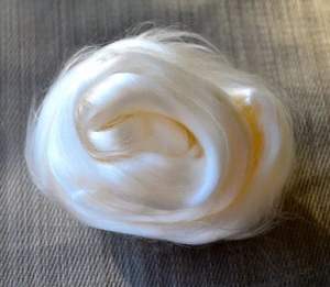 Edredón suave de seda natural, ligero y transpirable para el dormitorio del hogar y el hotel de Vietnam - Product Image 1