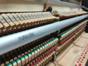 Piano Acústico Profesional KAWAI BL61, Piano Vertical de 88 Teclas, Piano Vertical de Madera en Venta, Excelente Calidad de Sonido - Product Image 5