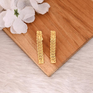 Boucles d'oreilles en laiton de haute qualité, plaquées or, nouveau design, boucles d'oreilles en métal pour cadeau, boucles d'oreilles dorées à vendre - Product Image 1