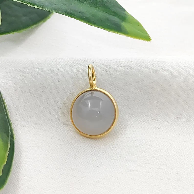 มูนสโตนสีเทา