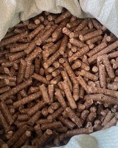 Venta al por mayor de pellets de madera de pino, calidad ENplus A1, leña de haya en bolsas de 15kg, pellets de madera de roble disponibles a precios económicos. - Product Image 5