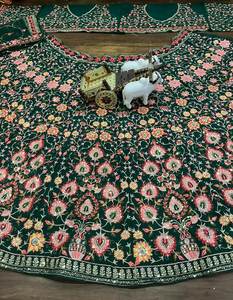 Commande Get New Hot And Pretty Pakistanais Fashion Eid And Ramdan Month Special Mirror And Diamond Work Lahenga Choli - Product Image 5