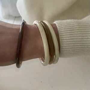 Brazalete de resina hecho a mano colorido personalizable de la mejor calidad, flores de hojas secas reales, hallazgos de joyería naturales únicos - Product Image 3