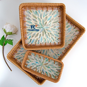 BANDEJA DE NÁCAR personalizada con borde de ratán Bandeja de madera hecha a mano para té, café y servicio de comida - Product Image 1