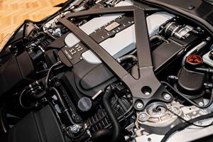 2023 Asstoon Martin DBS Coupé Gasolina Bajo Kilometraje - Product Image 6