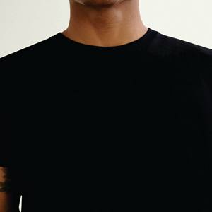 Vente en gros de t-shirts à col rond respirants 100% coton pour hommes de qualité supérieure prêts à expédier - Product Image 5