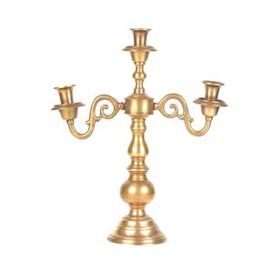 Candélabre en métal de style antique avec bras décoratifs, idéal pour les intérieurs classiques, les soirées romantiques et la décoration d'événements - Product Image 6