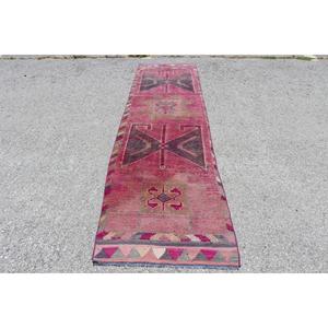Tapis de 2,7 x 10,2 pieds, tapis turc Herki, tapis vintage en laine rouge avec bordure - Product Image 1