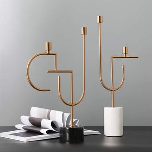 Bougeoir en métal doré de designer 2025 avec finition dorée, parfait pour les hôtels, les banquets, les restaurants et les événements de mariage - Product Image 5