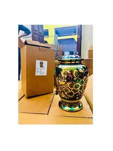 Urna Funeraria de Latón Estilo Americano con Incrustaciones de Nácar, Pulido Dorado, Diseño Personalizable, Capacidad de 220 Pulgadas Cúbicas para Cenizas Humanas - Product Image 3