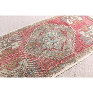 1.6x3.2 ft Vintage Rug, <b>Red</b> Check Turkish <b>Wool</b> Rug - Product Image 1