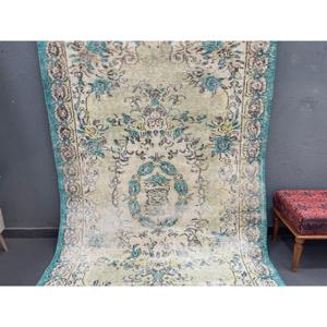 Alfombra Turca Grande de 5.6x9.7 pies, Alfombra de Lana Vintage con Borde Azul - Product Image 2