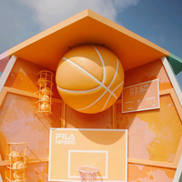 Grand modèle d'équipement de sport Décoration en résine Sculpture en fibre de verre Basket-ball Tennis Badminton Golf Football Statue simulée extérieure
