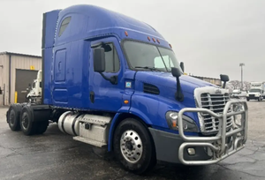 Camión con Camarote Usado 2022 2019, Freightliner Cascadia 113, Camión Semi con Camarote, Techo Medio de 60 Pulgadas, 450HP, Automático - Product Image 3