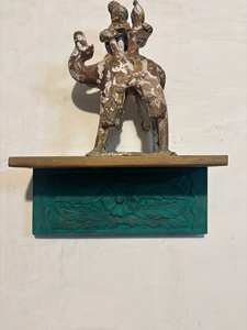 Estante de Pared de Madera Artesanal con Tallado Floral |   Estante de Pared Rústico Vintage para Exhibición - Product Image 4