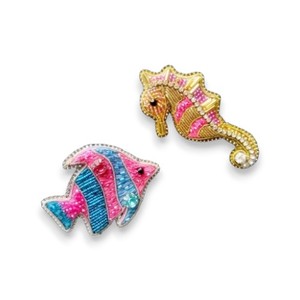 Broche del alfabeto K con bordado a mano de cristal y broche de moda con cuentas de alambre de lingotes - Product Image 4