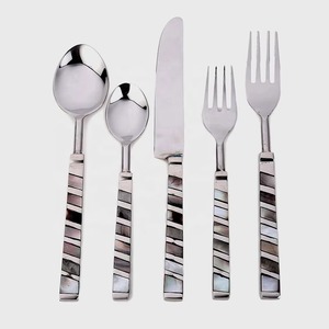 Juego de 5 cubiertos de acero inoxidable, cuchara, cuchillo, tenedor, Apto para lavavajillas, perfecto para utensilios de cocina, uso de mesa, manijas de diseño clásico - Product Image 4