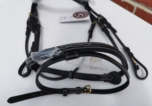 Bride de tête de confort de cheval avec des rênes continentales de Web, noir, complètement détachable néoprène - Product Image 2