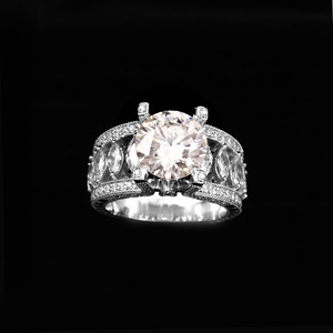 Anillo de Compromiso y Boda de Plata de Ley 925 con Moissanita de Corte Brillante Certificada por GRA de 15g, con Engaste de Garras, para Mujer - Product Image 5