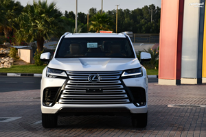 รถยนต์ SUV มือสองสำหรับครอบครัว รุ่นหรูหรา ปี 2024-2025 LX600 ขับเคลื่อนสี่ล้อ เบาะหนังสีเข้ม พวงมาลัยซ้าย หลังคาซันรูฟแบบพาโนรามา เครื่องยนต์ 8 สูบ เทอร์โบ เกียร์อัตโนมัติ - Product Image 3