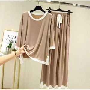 Ensemble de pyjama à clapet beige et blanc pour femme T-shirt à col rond avec motif CN-NW-023 - Product Image 2