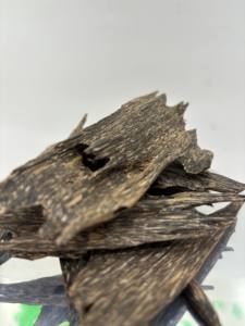 Resina de aceite completo de madera de agar Ant Oud de alta calidad con aroma fuerte y duradero Pure Oud Chip incienso Sioufi Vietnam AOW1 - Product Image 3