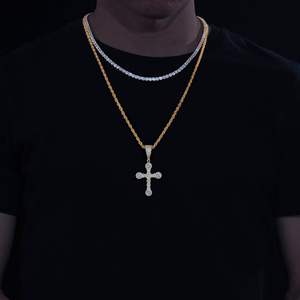 Pendentif croix en moissanite étoilé - Product Image 1