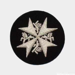 Écussons de broderie au design personnalisé en tissu sergé à bas prix Écussons de broderie faits à la main d'excellente qualité - Product Image 2