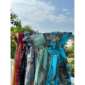 Pareo de algodón con estampado artesanal de animales, elegante pareo de playa para trajes de baño, 1 pieza, 120g de peso de tela, longitud maxi - Product Image 2
